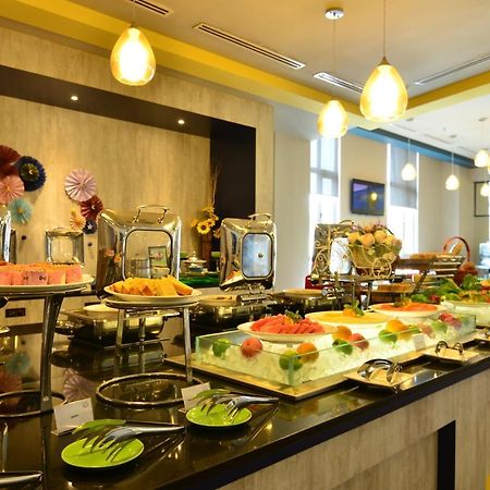 Ibis Styles Kuala Lumpur Sri Damansara Petaling Jaya Exterior foto