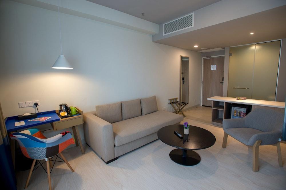 Ibis Styles Kuala Lumpur Sri Damansara Petaling Jaya Exterior foto