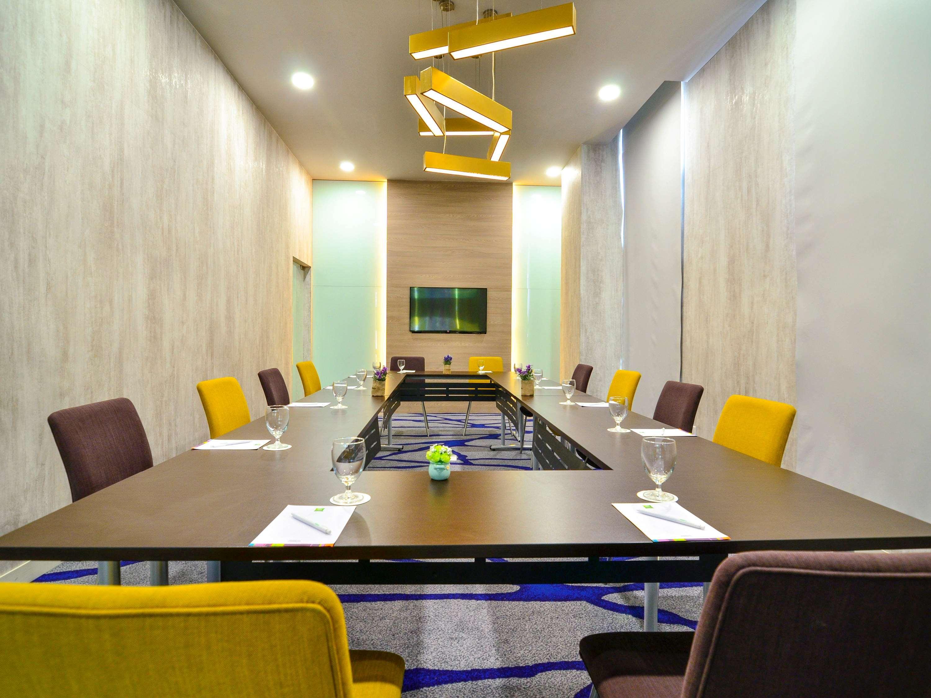 Ibis Styles Kuala Lumpur Sri Damansara Petaling Jaya Exterior foto