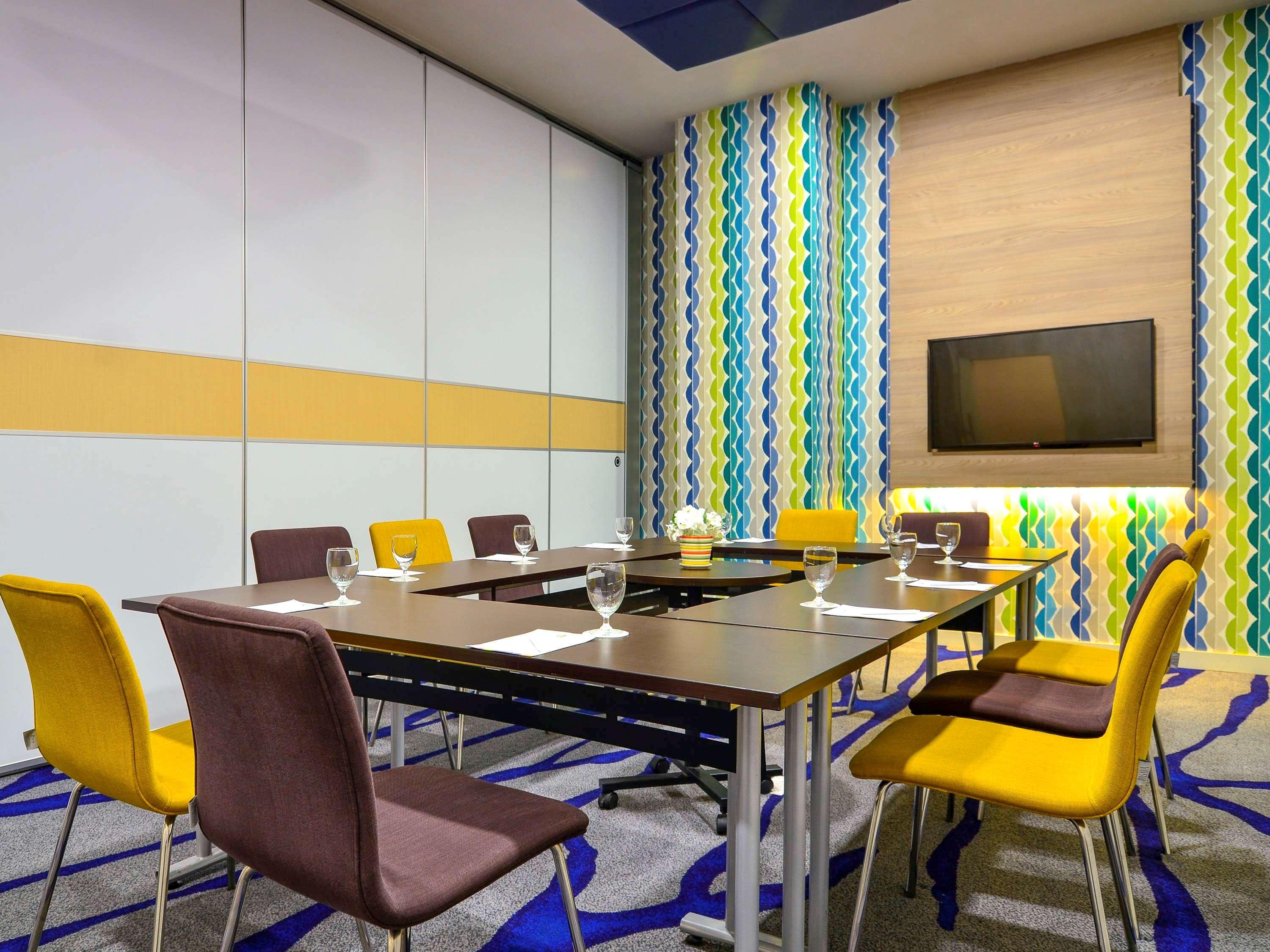 Ibis Styles Kuala Lumpur Sri Damansara Petaling Jaya Exterior foto