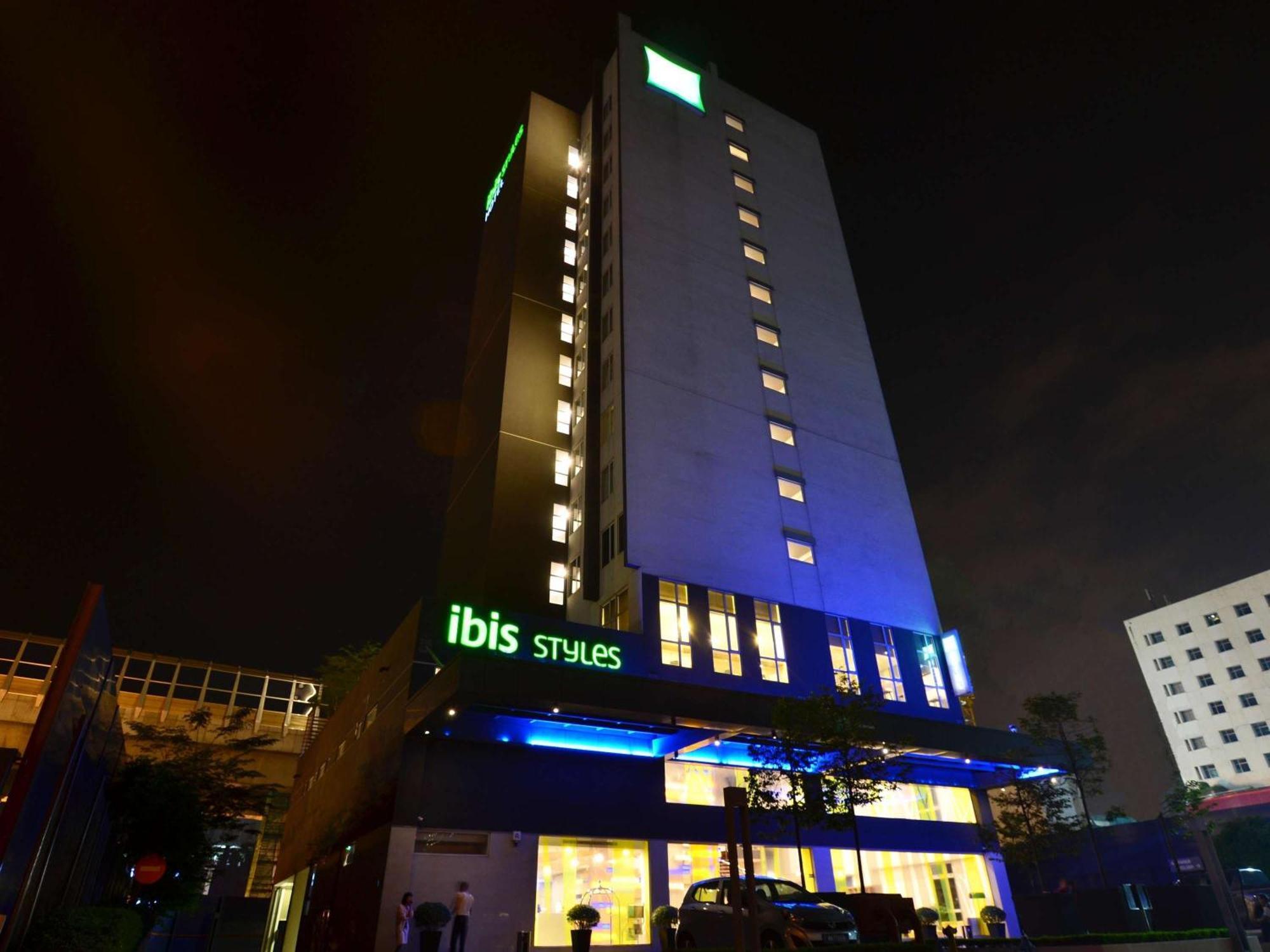 Ibis Styles Kuala Lumpur Sri Damansara Petaling Jaya Exterior foto