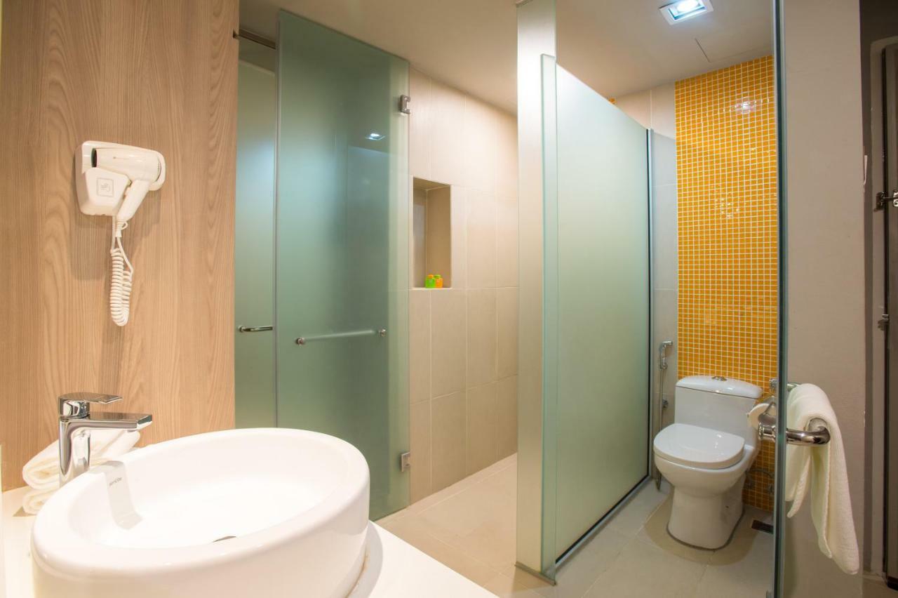 Ibis Styles Kuala Lumpur Sri Damansara Petaling Jaya Exterior foto