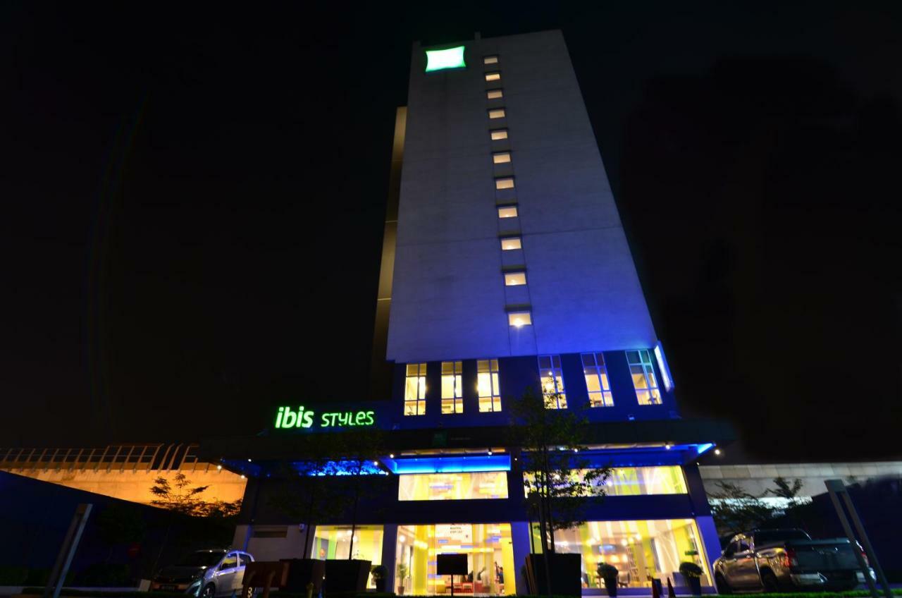 Ibis Styles Kuala Lumpur Sri Damansara Petaling Jaya Exterior foto