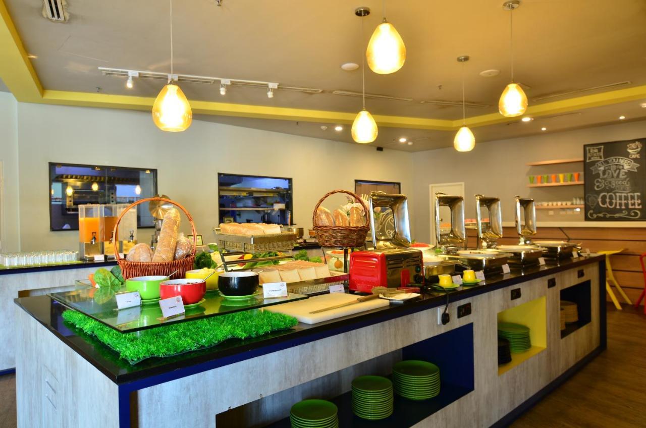 Ibis Styles Kuala Lumpur Sri Damansara Petaling Jaya Exterior foto