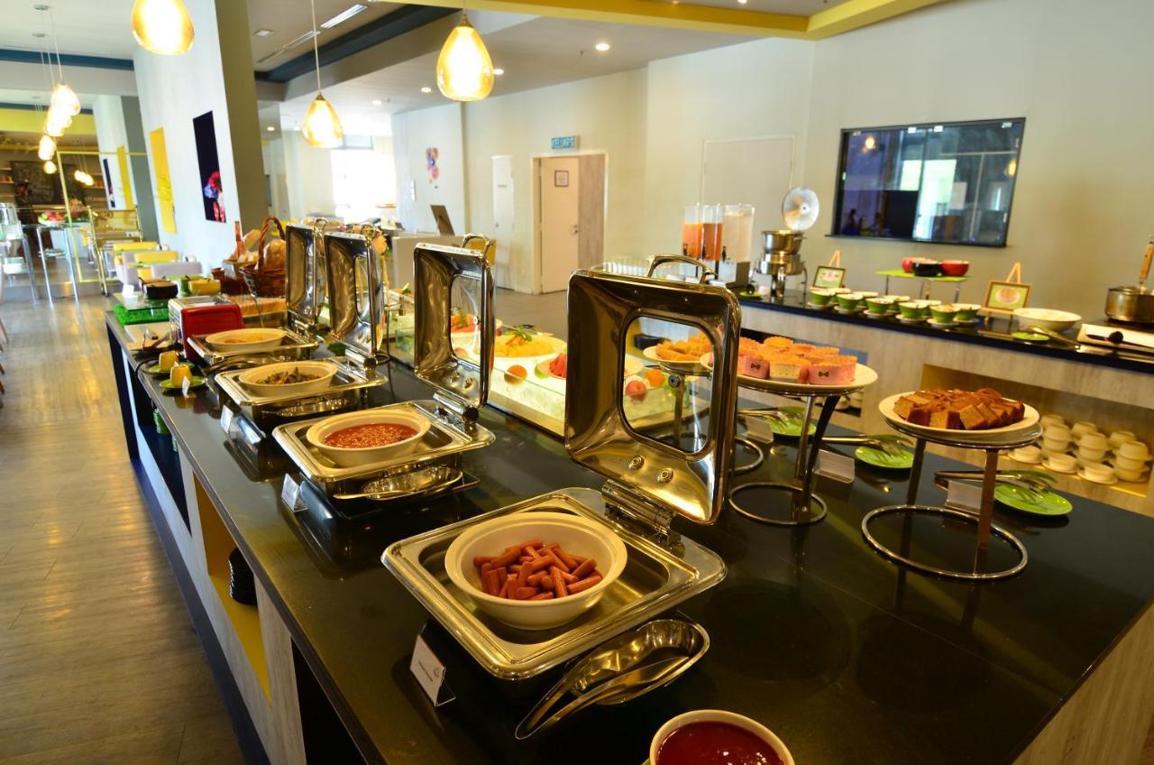 Ibis Styles Kuala Lumpur Sri Damansara Petaling Jaya Exterior foto
